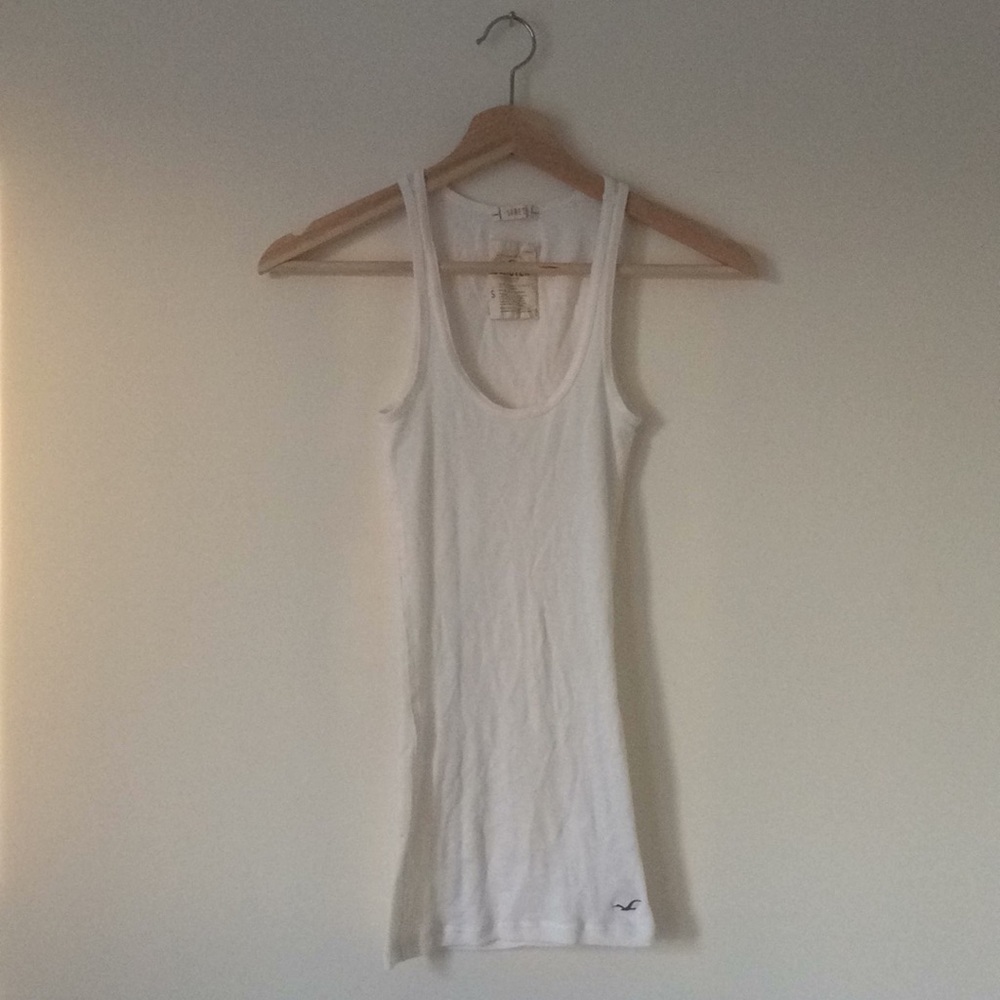Hollister cream ribbed tank top, size small